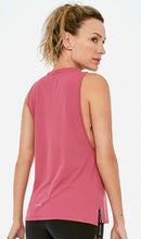 Load image into Gallery viewer, Model Back: Alto Giro Fitness Haut Regata Skin Fit Aberturas Laterais Cinza Rosa
