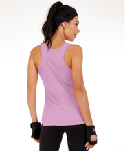 Load image into Gallery viewer, Model Back: Alto Giro Fitness Haut Regata Skin Fit Alongada Gola V Rosa Soft
