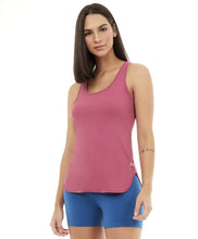 Load image into Gallery viewer, Model Front: Alto Giro Fitness Haut Regata Skin Fit Alongada Roxo Reset
