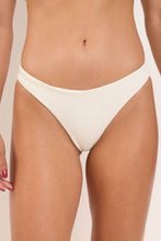 Load image into Gallery viewer, Bottom Sand-Chantilly Essential-Comfy
