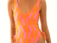 Load and play video in Gallery viewer, Video: Rio De Sol Une Pièce Sunrise Zoe
