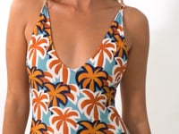 Load and play video in Gallery viewer, Video: Rio De Sol Une Pièce Kauai Sunny
