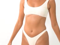 Load and play video in Gallery viewer, Video: Rio De Sol Bas Bottom Malibu-Natural Cali
