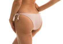 Load image into Gallery viewer, Image 07: Rio De Sol Bas Bottom Essence Invisible
