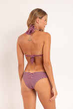 Load image into Gallery viewer, Model Back: Rio De Sol Bas Bottom Garoupa Mel
