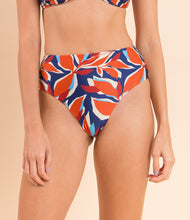 Load image into Gallery viewer, Image 09: Rio De Sol Bas Bottom Leaves Hotpants
