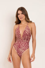 Load image into Gallery viewer, Model Front: Rio De Sol Une Pièce Dune New Vegas
