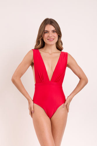 Model Front: Rio De Sol Une Pièce Microfibra-Chic-Red Anne