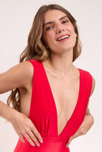 Load image into Gallery viewer, Image 08: Rio De Sol Une Pièce Microfibra-Chic-Red Anne
