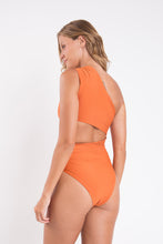 Load image into Gallery viewer, Model Back: Rio De Sol Une Pièce Ocre Zadar-Op
