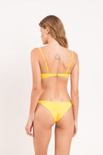 Load image into Gallery viewer, Model Back: Rio De Sol Ensemble Set Amarelo Bandeau-Crispy Cheeky-Crispy

