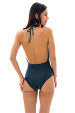 Load image into Gallery viewer, Model Back: Rio De Sol Une Pièce Shark Transpassado
