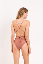 Load image into Gallery viewer, Model Back: Rio De Sol Une Pièce Shimmer-Copper New Vegas
