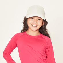 Load image into Gallery viewer, Model Front: Uv Line Casquette Cap Teen Colors Areia Upf50+
