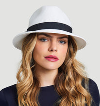 Load image into Gallery viewer, Model Front: Uv Line Chapeau Panama Chapeu Shanghai Imp Uni Branco/Preto
