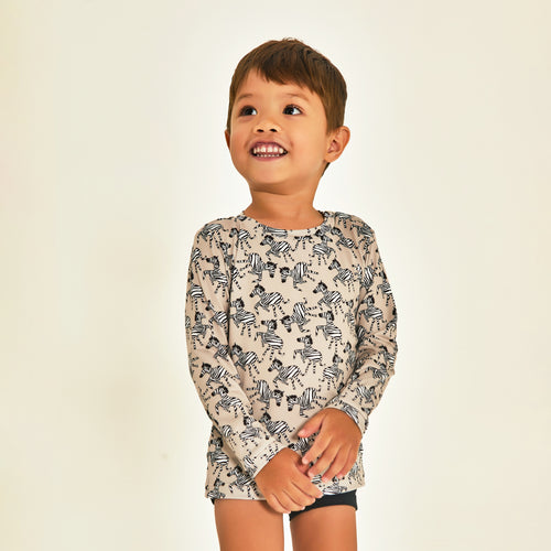 Model Front: Uv Line T-Shirt Longsleeve Baby Zebra Upf50+