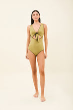 Load image into Gallery viewer, Model Front: Uv Line Une Pièce Mirela Oliva Preto Upf50+
