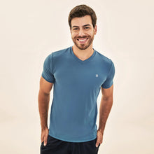 Load image into Gallery viewer, Model Front: Uv Line T-Shirt Pour Homme T-Shirt Sport Fit Aco
