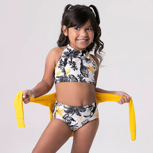 Load image into Gallery viewer, Model Front: Uv Line Deux Pièces Fille Trikini Brasil Upf50+
