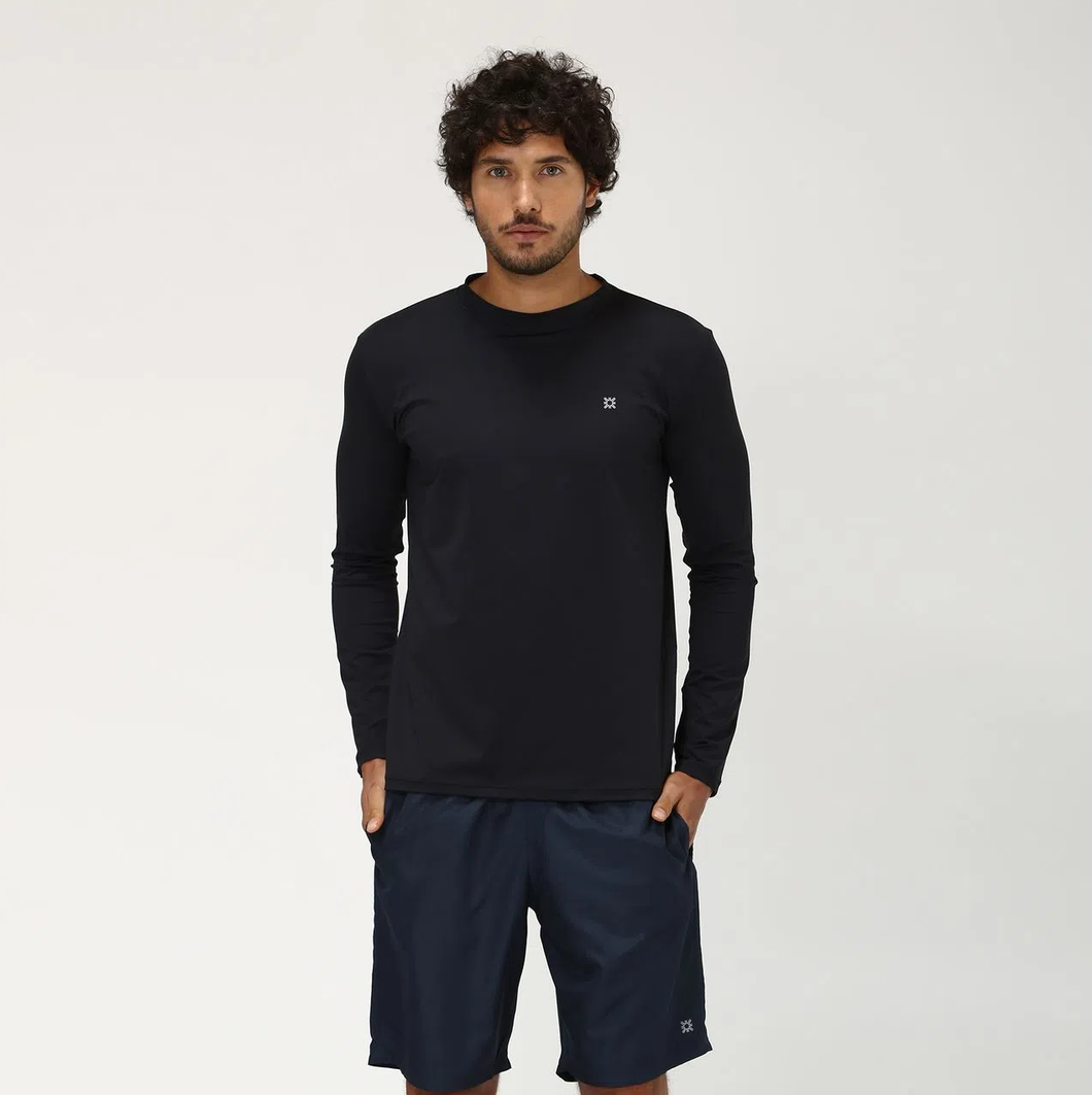 Model Front: Uv Line T-Shirt Uvpro Br Ml Preto Msc