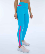 Load image into Gallery viewer, Hyper Detalhe Cos Azul Scuba Leggings
